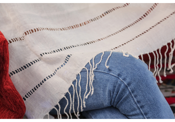 Hijab, Kopftuch, Schal in 210cm x 80cm aus 100% Handarbeit in verschiedenen Farben, Farbe: Weiß, image 